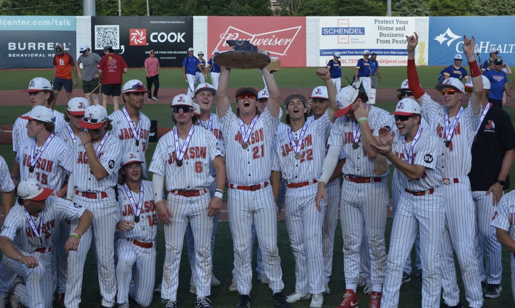 Jackson baseball poses with the Class 6 3rd Place