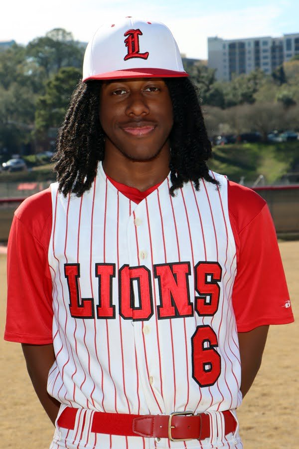 #6 Marquan Robinson