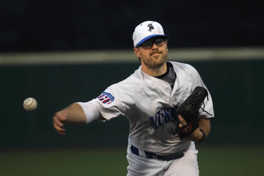 Brooks McDowell delivers a pitch in his complete game victory over the Ft. Wayne Jackers.