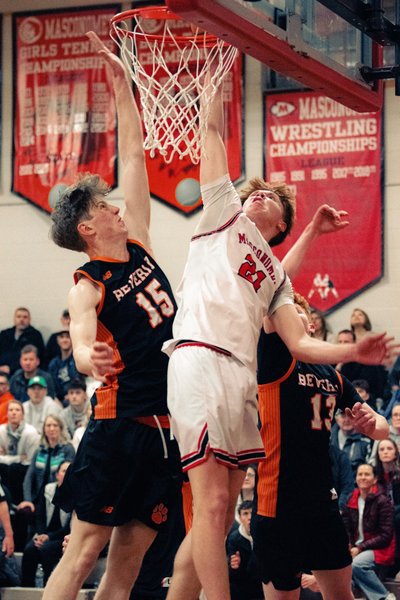 Denton about to posterize the Beverly defender