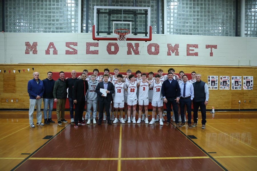 The 1997 conference champs pose after the win