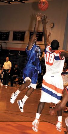 Stephon Hodges sinks two in final minute