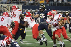 El Campo's Bryce Brandl runs for daylight