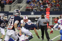 Tyrone Williams pushes for more yards