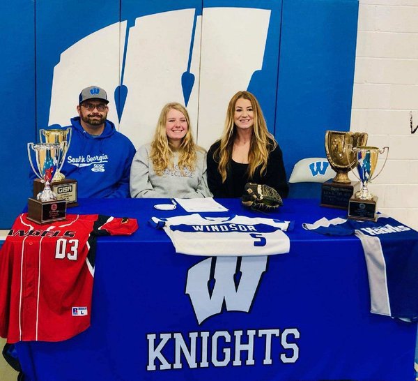 Chloe Jackson Signs!!