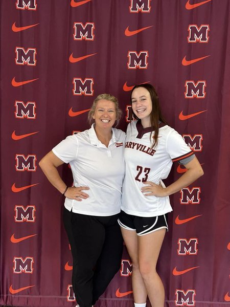 KK Peyret verbally commits to Maryville!
